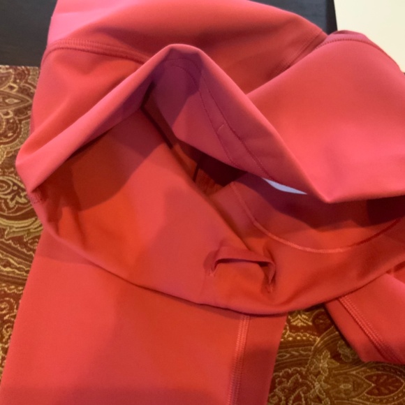 Lululemon Wunder Train HR CROP 23”in Vintage Rose, size 6, NWT, MSRP$98 - Picture 6 of 7